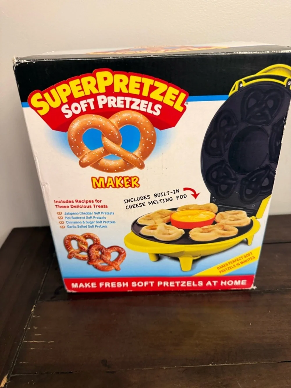 Super Pretzel Soft Pretzel Maker Smart Planet SPM-2 Cheese Melting Pod